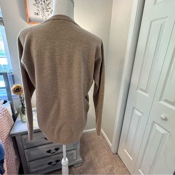 J crew Merino Wool Blend Sweater V-neck tan sweater Size Small - Picture 5 of 7